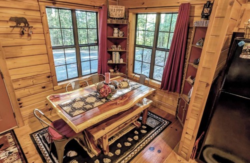 Murphy Cabin | KC's Kabin. Tree-house solitude with woodland views on 1.75 acres
