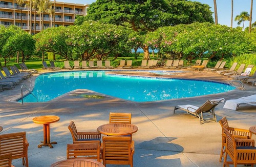 Kaanapali Hotel | Kick Off Your Adventure Gateway to Maui! 3 Contemporary Units, With Outdoor Pool