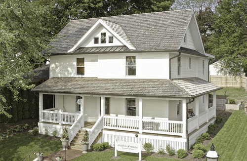 West Dundee Apartment | Kildahl House - Boutique Farmhouse Suite #1