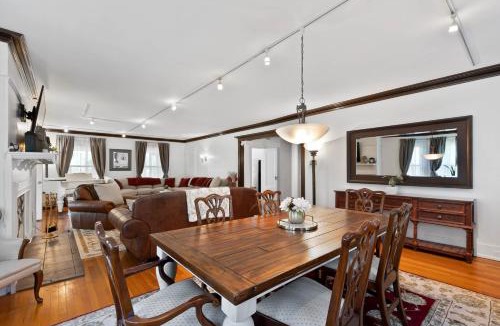 Geneva Apartment | - King Bed - Massive Yard - Fully Equipped Condo