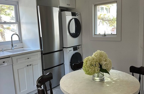 Southern Coast Cottage | Kinney Shores Beach Cottage AC New Renovated Steps to 7 Mile Sandy Beach Parking