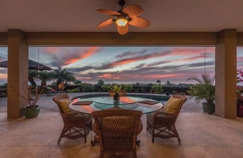 Kailua-Kona House | 🏖️Kona Home w/Pool, Ocean Views & A/C | Sleeps 10