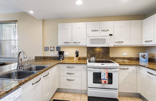Kahaluu-Keauhou House | 🏖️Kona Townhome w/Ocean Views, Central A/C, Pool + Hot Tub