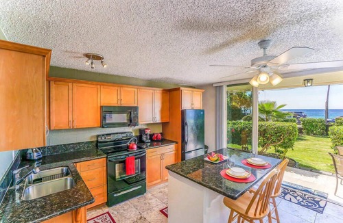 Kahaluu Bay Condo | Kona White Sands A4 | Romantic Ocean View!