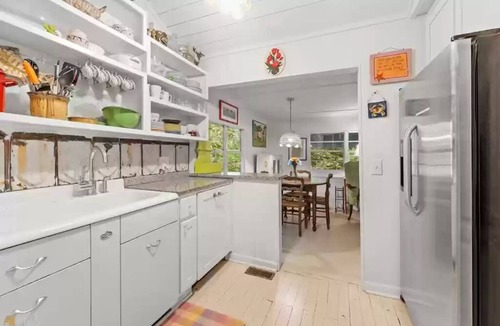 Clarkesville Cottage | Lake Burton Moose - a cozy cottage near Lake Burton, mountains, hiking and more!