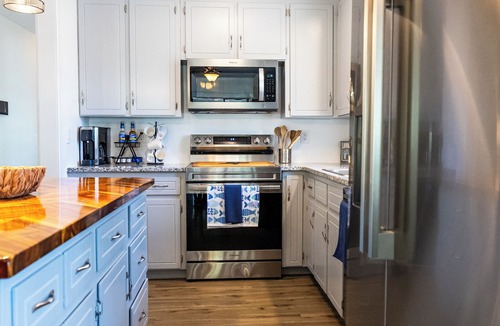 Lavonia House | Lake Hartwell House - Beach Your Boat - Sleeps 12 + Theater & Game Room