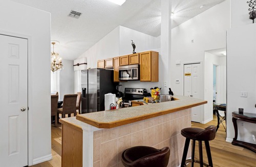 Crescent Lakes House | Lake View Retreat, South-Facing Pool, Spa & Game Room – Quiet Community