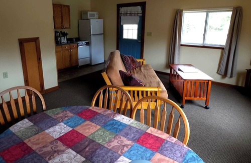 Dryden Apartment | Lakefront 2BR Suite w/Kayaks, Kitchen & Porch at Wilson Lake Inn