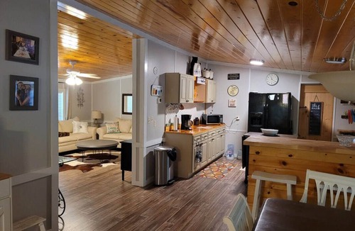 Blairsville House | Lakefront on Nottely! Family retreat on single level with covered boat slip.