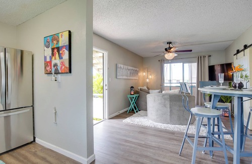 Historic Kailua Village Condo | Lanai & Community Pool Access: Sunny Central Condo