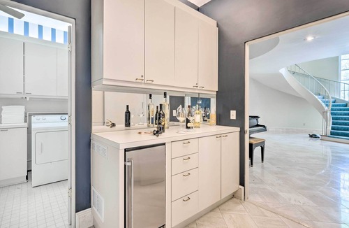 Winter Haven Villa | Lanai & Pool: Elegant Villa in Winter Haven!