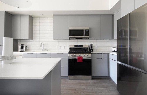 Rhodes Ranch Apartment | Landing | Chic 2BD, Clubhouse, Gym