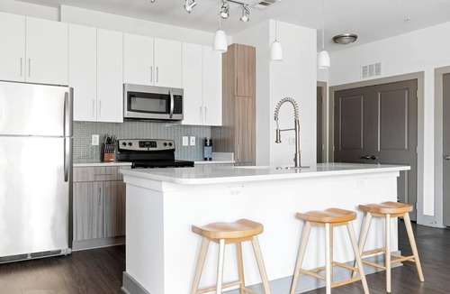 Home Park Apartment | Landing | Modern 1BD, Clubhouse, Rooftop Lounge