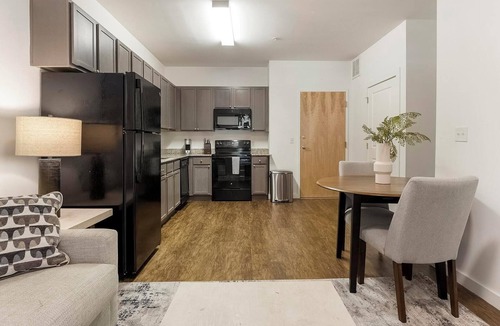 Church Hill Apartment | Landing | Spectacular 1BD, Courtyard