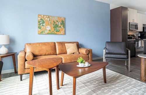 Fairvilla Apartment | Landing | Stunning 2BD, Gym, Clubhouse