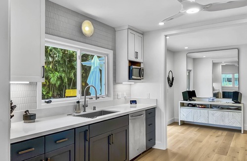 Lanikai House | Lanikai Ola Nani: Majestic Retreat, Close to Bch, Designer Details, Views!