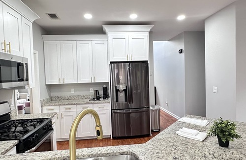 Stone Mountain House | Large East Atlanta Home - 4 bedrooms/3 baths, Bonus Room - Sleeps 10 Guests