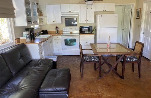 Kahaluu Bay House | Large Studio/Home with Ocean View on Alii Drive