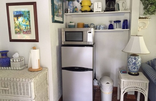 Kailua Apartment | Less than a one minute walk to Kailua Beach, Pool, Bikes, BBQ, A/C, and more
