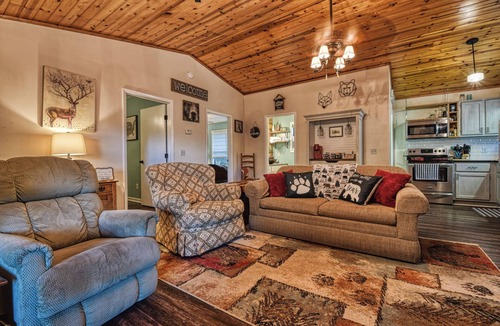 Cosby Cabin | Lightning Bug Lodge - Cozy Mountain Cabin, Peaceful/Quiet Area, Hot tub!