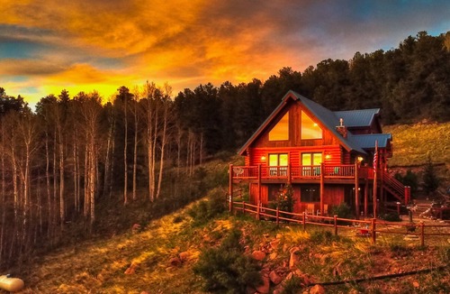 Cripple Creek Cabin | Log Cabin near Historic Cripple Creek, Hot Tub and Spectacular Views!