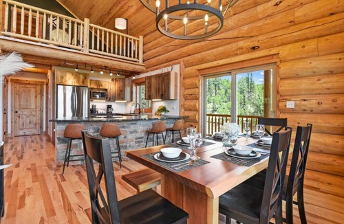 Spring Valley Cabin | Log Cabin | Private Hot Tub | Stunning Lake Views