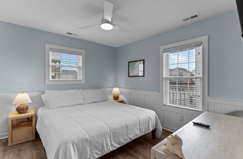 Surf City Hotel | Loggerhead Inn & Suites - Two King Cottage in hotel in Surf City, North Carolina