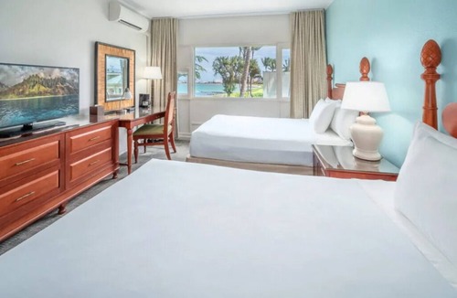 Kahului Hotel | Lovely Hawaii Retreat | 3 Gorgeous Ocean View Rooms w/Pool and Beach Access