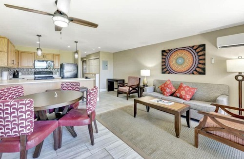 Kapaa House | Lush Ocean View Condo Pono Kai Resort F105
