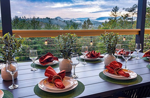 Leicester House | Lux 6 bd, 5ba, Views, Amazing Amenities, Private Retreat Near Asheville!