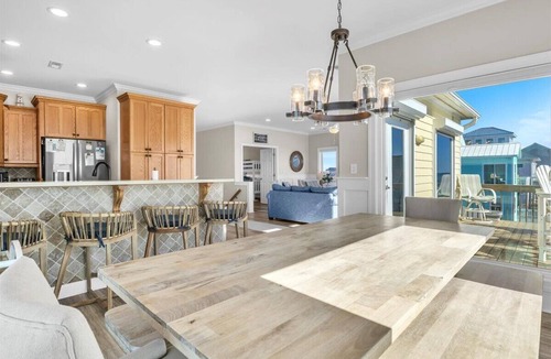 Surf City House | Lux Pet-Friendly Oceanfront Elevator and Hot Tub