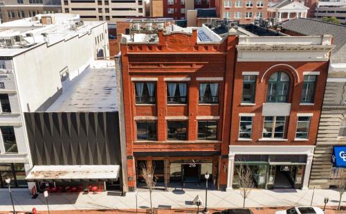 Downtown Wilmington House | Luxe 220 Suite 4