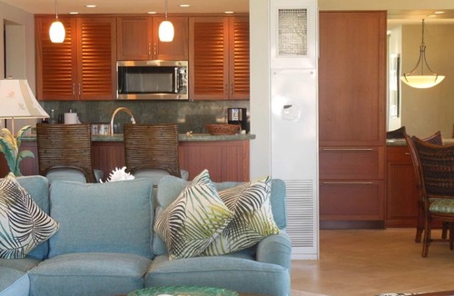 Kaanapali Condo | LUXURIOUS OCEANFRONT CORNER UNIT REMODELED WITH ISLANDS & BLACK ROCK VIEWS