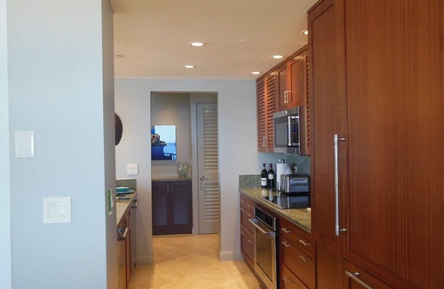 Kaanapali Condo | LUXURIOUS OCEANFRONT CORNER UNIT REMODELED WITH ISLANDS & BLACK ROCK VIEWS