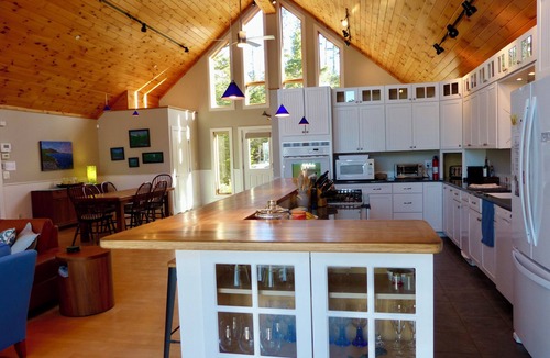 Deer Isle House | LUXURIOUS OCEANFRONT & PRIVATE BEACH - SPECIAL PRICE FOR SEPTEMBER AND OCTOBER
