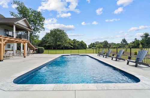 Foxfire House | Luxurious Pine Manor Golf Front Estate