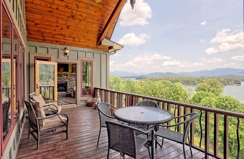 Young Harris House | Luxurious Sanctuary Summit By Chatuge Home Concierge | Incredible Mountain & Lake Chatuge Views | Sleeps 19 | 6BR Retreat, fire pit, ping pong