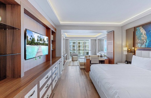 Central Beach Hotel | Luxurious Oceanfront Apartment in Fort Lauderdale
