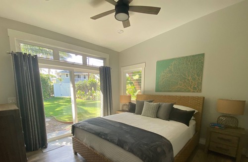Lanikai House | Luxury 2 bd 2 bath - world famous Lanikai Beach - less than 5 min walk to water!