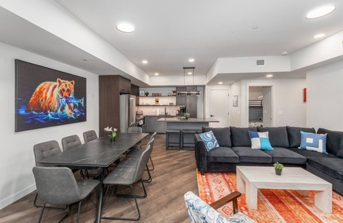Canmore Apartment | Luxury 8-BR Home Thoughtfully Designed for Families + Best Amenities in Canmore