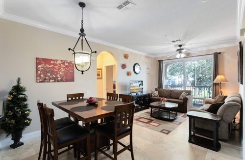 Windsor Palms Condo | Luxury Condo Steps to Disney, Gated Resort Perfect Location, Free Parking & WiFi
