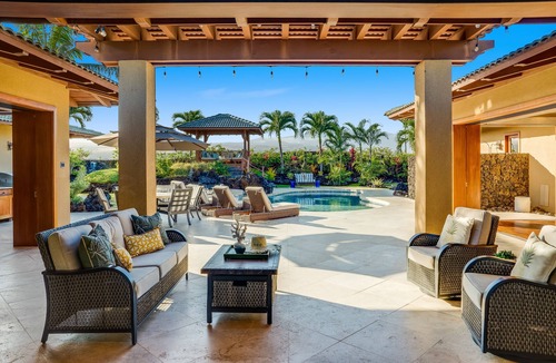 Kamuela House | Luxury Hawaiian Retreat - Beach Club, Pool/Spa, Gazebo, Golf Cart & E-Bikes