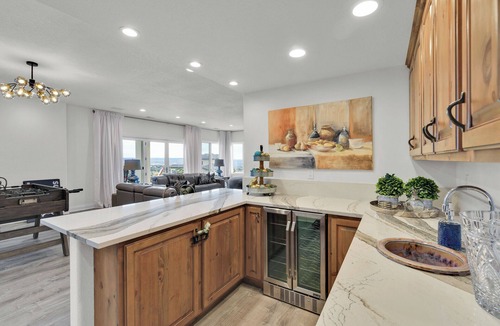 Mountain Shadows House | Luxury Retreat | Secluded 1+ Acre Estate | Hot Tub | Game Room