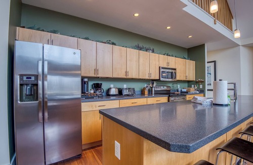 Rangeley House | Magalloway 57 is the largest rental home on Saddleback Mountain - 6 bedrooms, 5.5 bathrooms!