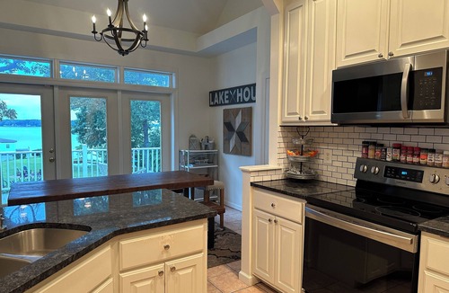 Littleton House | Main Lake Private Dock Bring the Boat Spacious Home Flat Yard & Fire Pit
