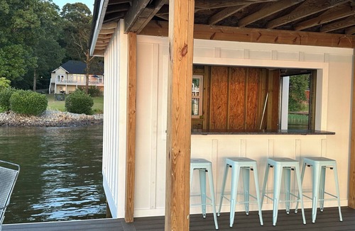 Littleton House | Main Lake Private Dock Bring the Boat Spacious Home Flat Yard & Fire Pit