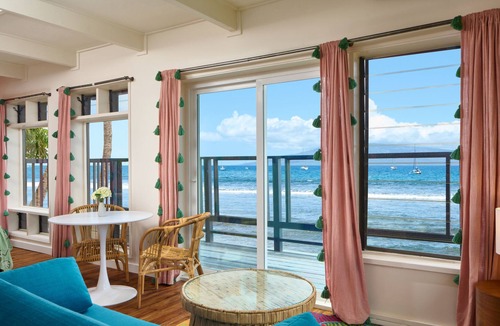 Historic Lahaina Front Street Hotel | MaKai Sunset Inn