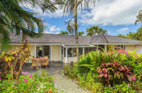 Princeville House | Mala Hale: Elegant Gardenview Home w/Spa, AC, & Serene Lanai w/BBQ - Mala Hale
