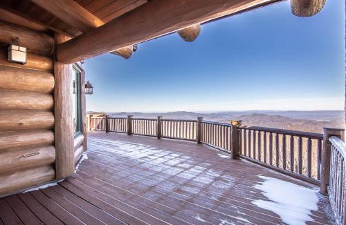 Beech Mountain House | Mansion In The Sky