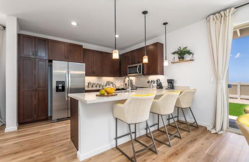 Makaha Valley House | @ Marbella Lane - Stylish House + Impressive Views